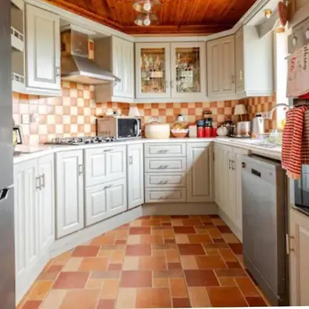 Close To Lough Rynn Castle Pansiyon